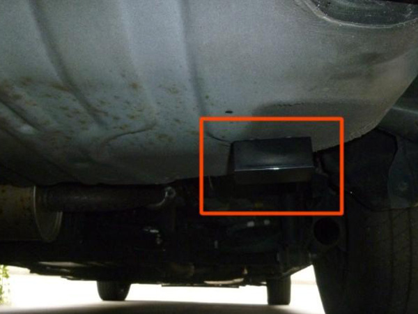 北关车辆GPS定位器检测与拆除